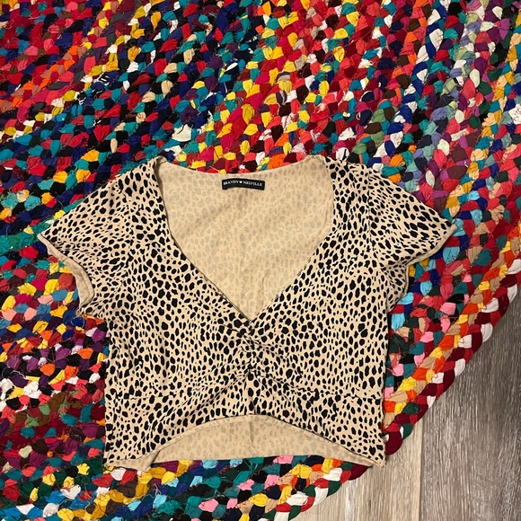 Brandy Melville cheetah crop top♡︎ - Picture 3 of 3